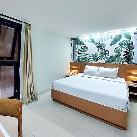 Shinta Pensión Malang Exterior foto