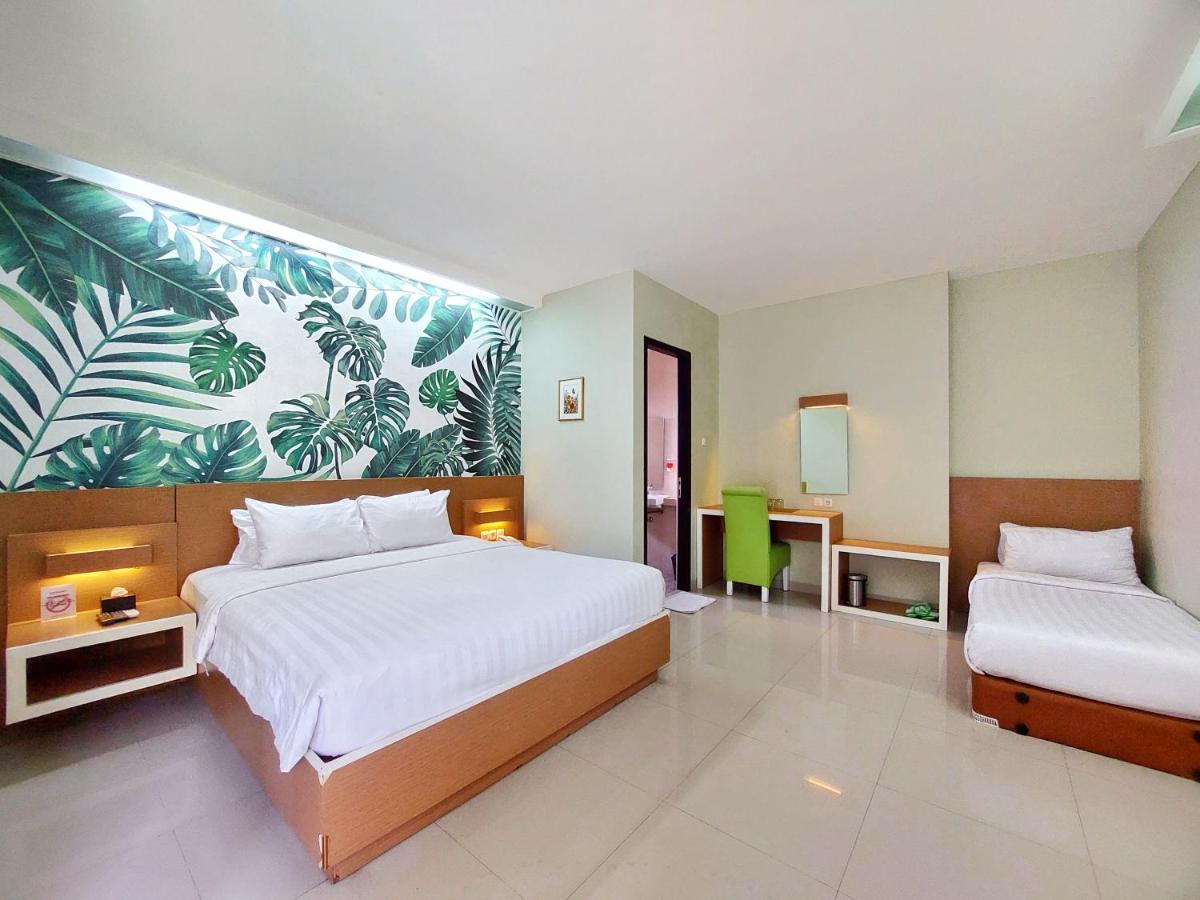 Shinta Pensión Malang Exterior foto